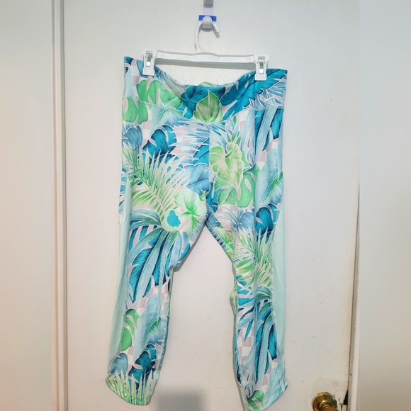 Nike Pants - Nwot Nike dri fit xxl capri